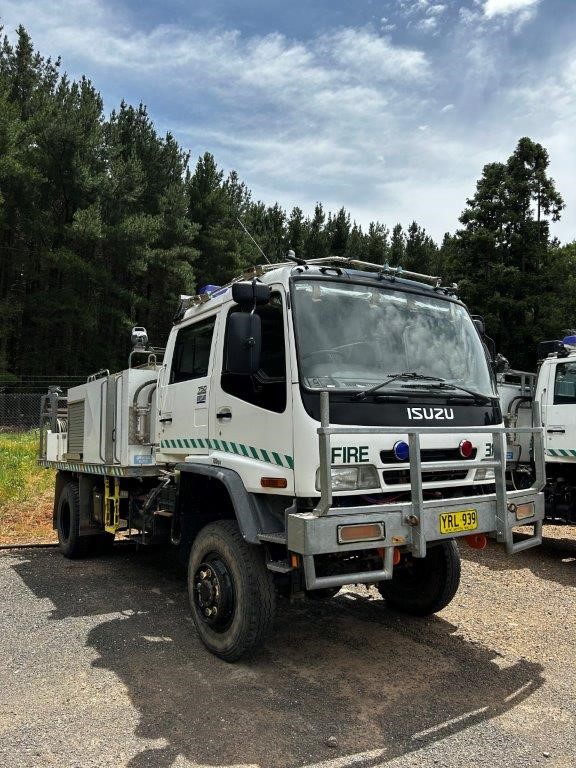 2002 Isuzu FTS750 4WD Crew Cab Fire Fighting Truck