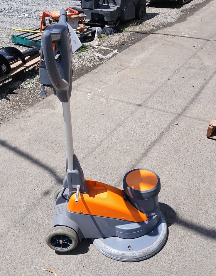 <p>Taski 400 Ergodisc Floor Polisher</p>