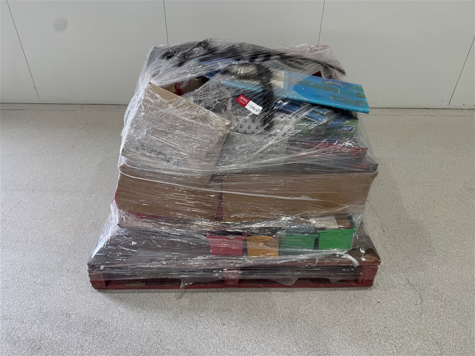 <p>Pallet of miscellaneous parts</p>