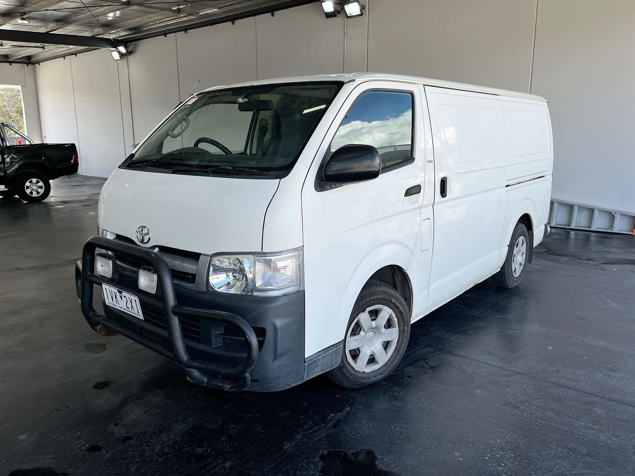 2005 Toyota Hiace LWB TRH201R Automatic Van