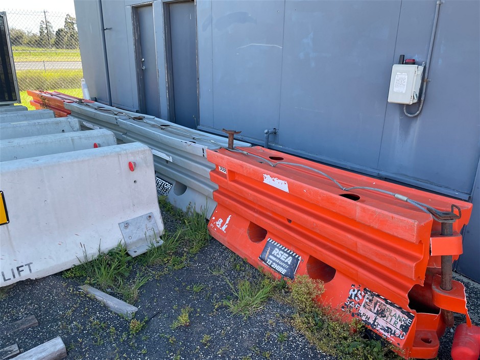 4x Water Filled Barriers - Non Rated - - Nar Nar Goon