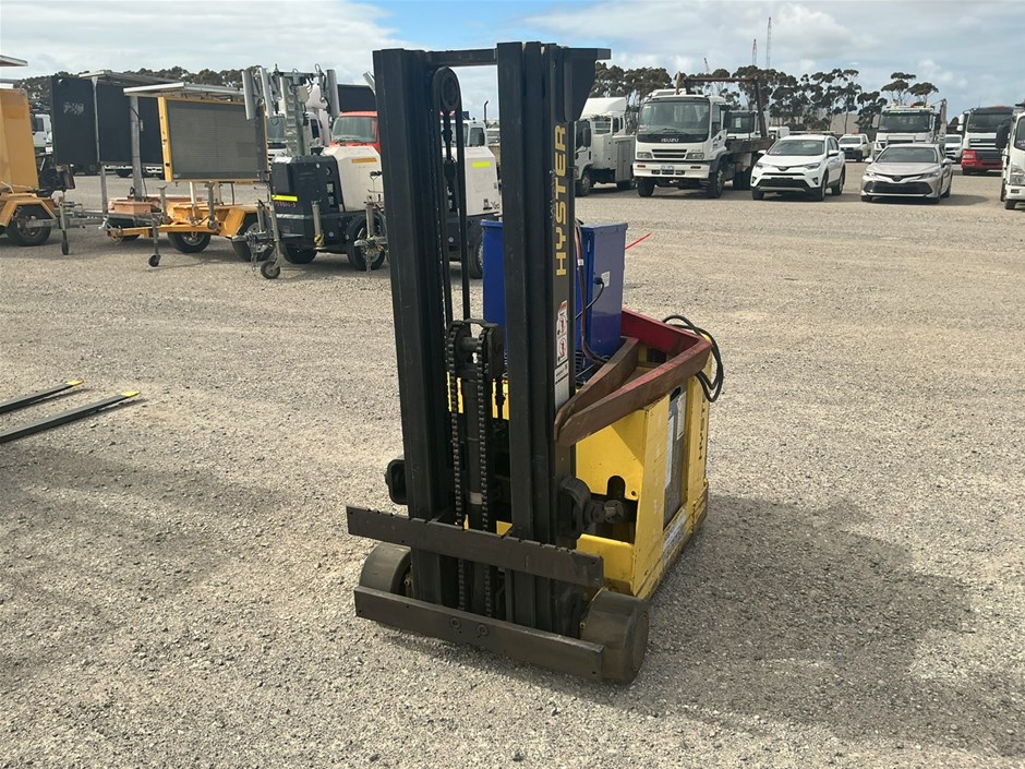 Hyster W25ZC Walkie Stacker
