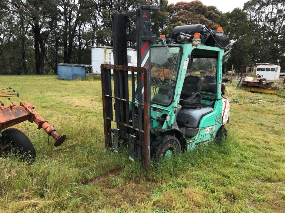 Mitsubishi FD25N 4 Wheel Counterbalance Forklift