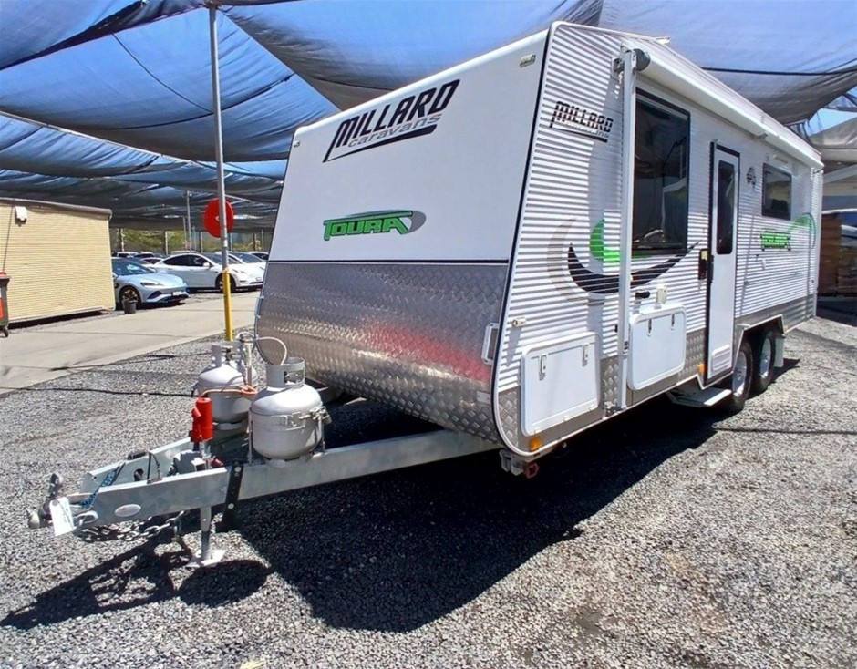 2017 Millard Toura CD Semi- Off Road 2100 Caravan
