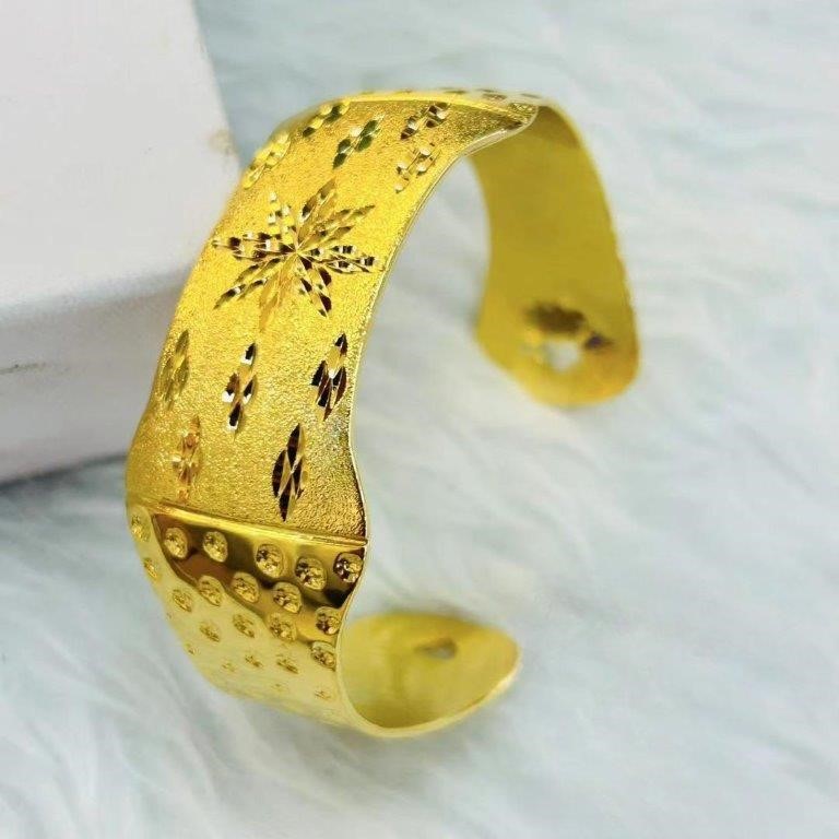 22KGoldFilled/Italy Stamped Yellow Bangle -