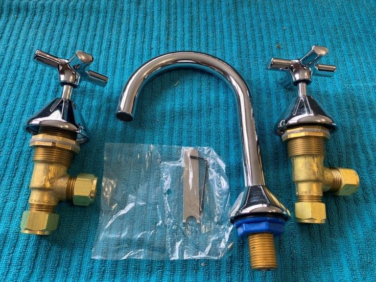 New in Box Dorf Maxum Basin Set, Brass, Chrome Finish - Quantity 1