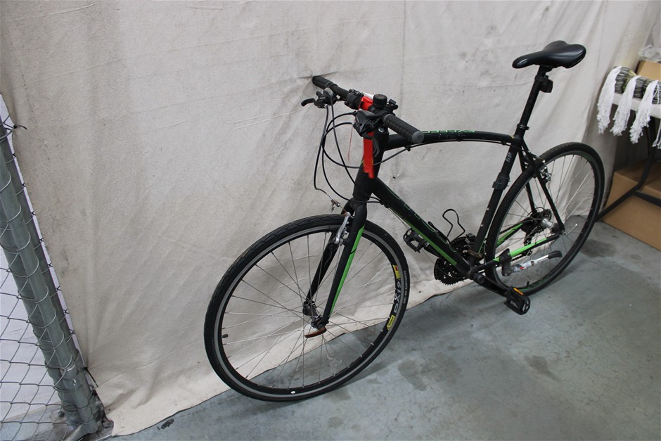 Apollo Exceed 10 Black/Green Bicycle