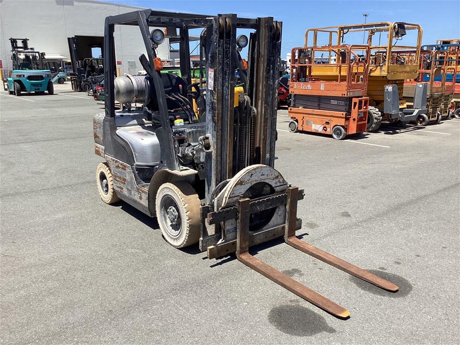2005 Nissan PL02A25U Counterbalance Forklift