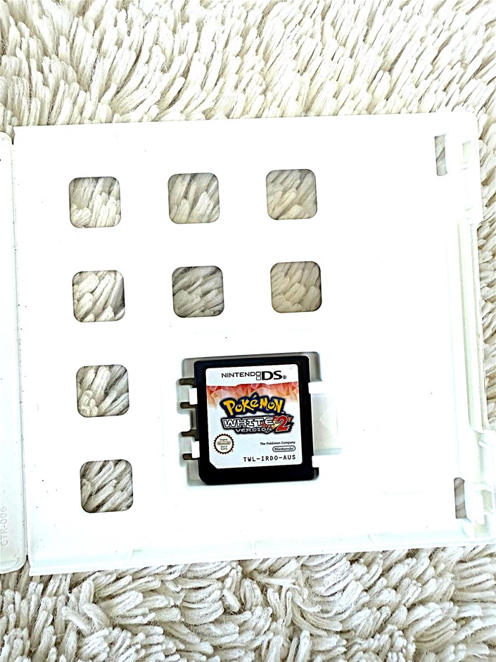 Pokémon White 2 – Cartridge with replacement case, tested and working