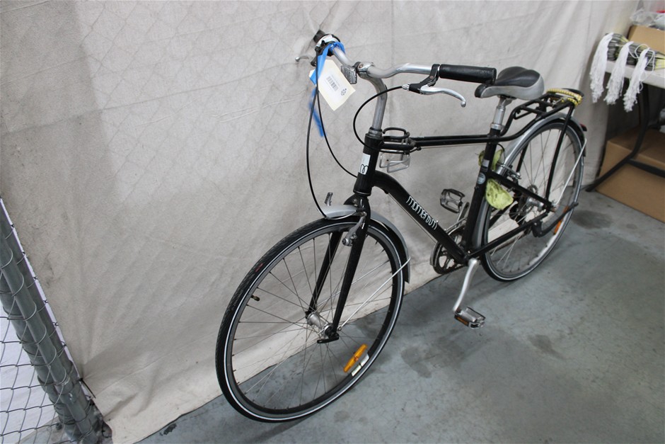 Momentum Black/Silver Bicycle
