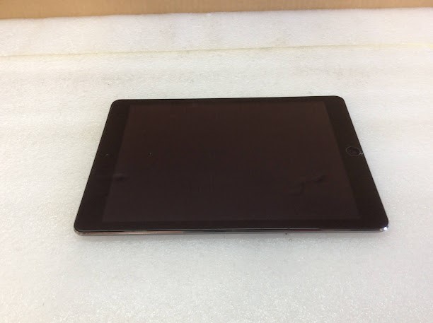 APPLE IPAD AIR 1GEN A1474 Tablet 16GB