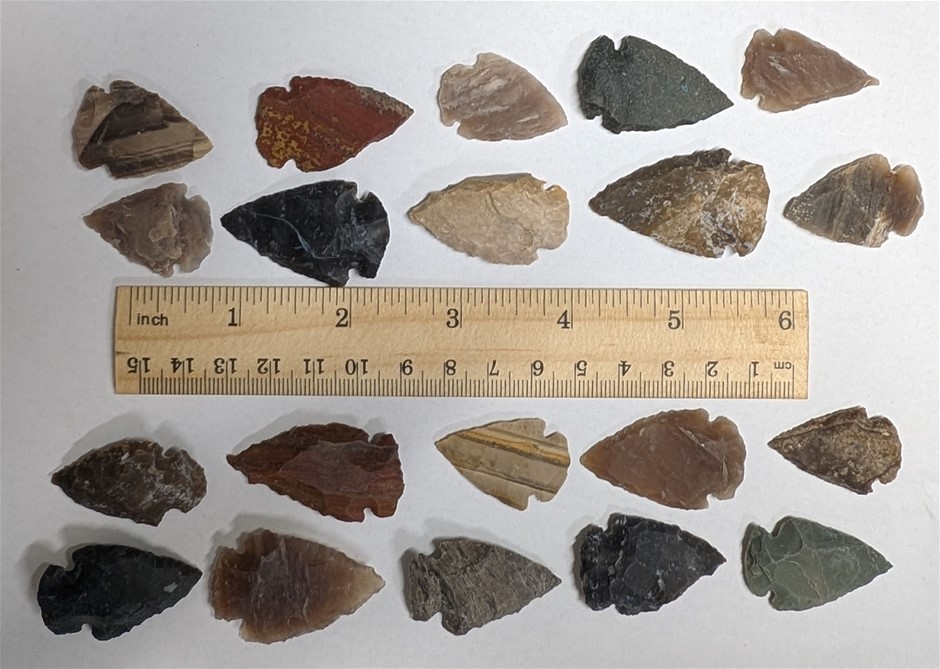 20 Flint stone Arrowheads