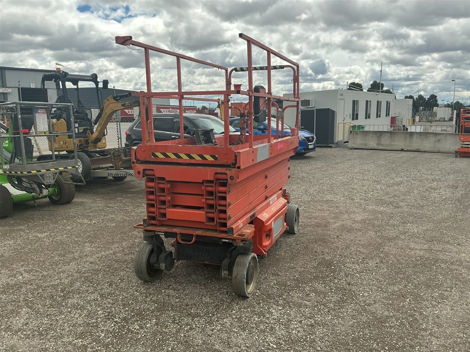 <p>2015 JLG 3246ES Scissor Lift</p>