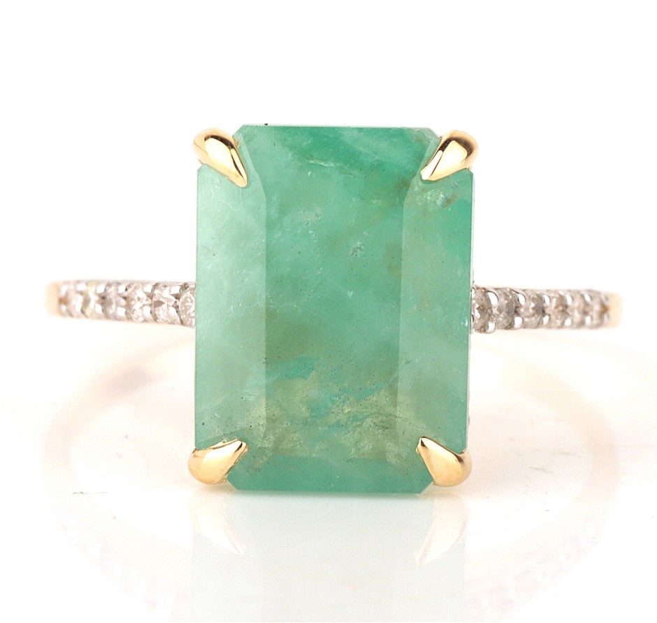 Yellow Gold Natural Emerald & Diamond Ring with Valuation