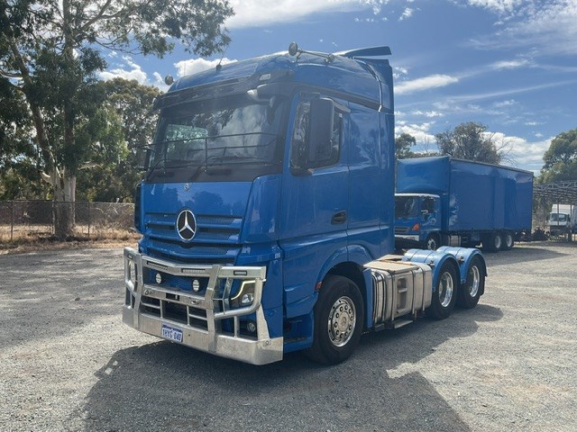 <p>2021 Mercedes Benz  96K 6 x 4 Prime Mover Truck</p>