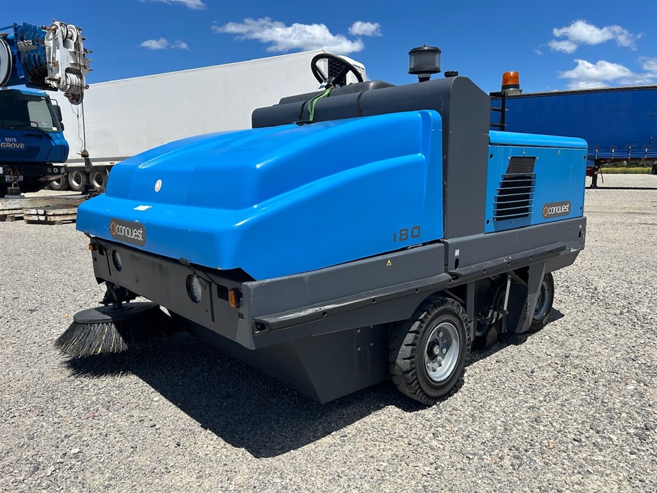 Conquest Ride On Sweeper