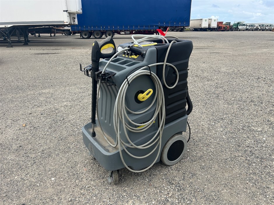 <p>2010 Karcher All in One Pressure Washer</p>