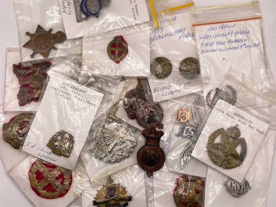 Approx 20 x AU, NZ & GB Asstd Military Badges & Buttons C:1880-1920