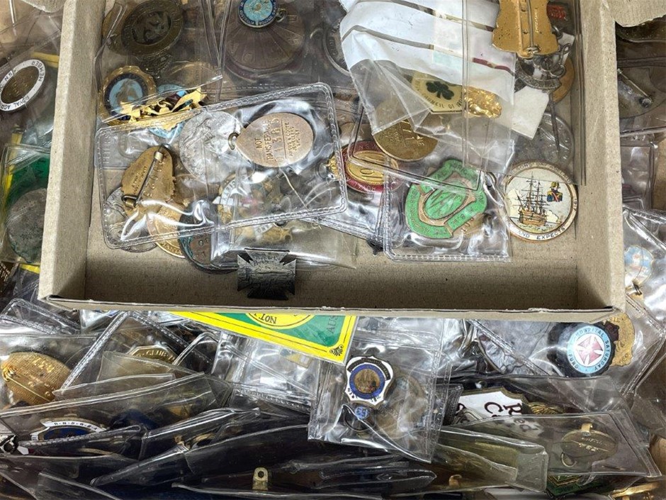 Approx. x300 Asstd AU Club & Member's Badges & Medallions