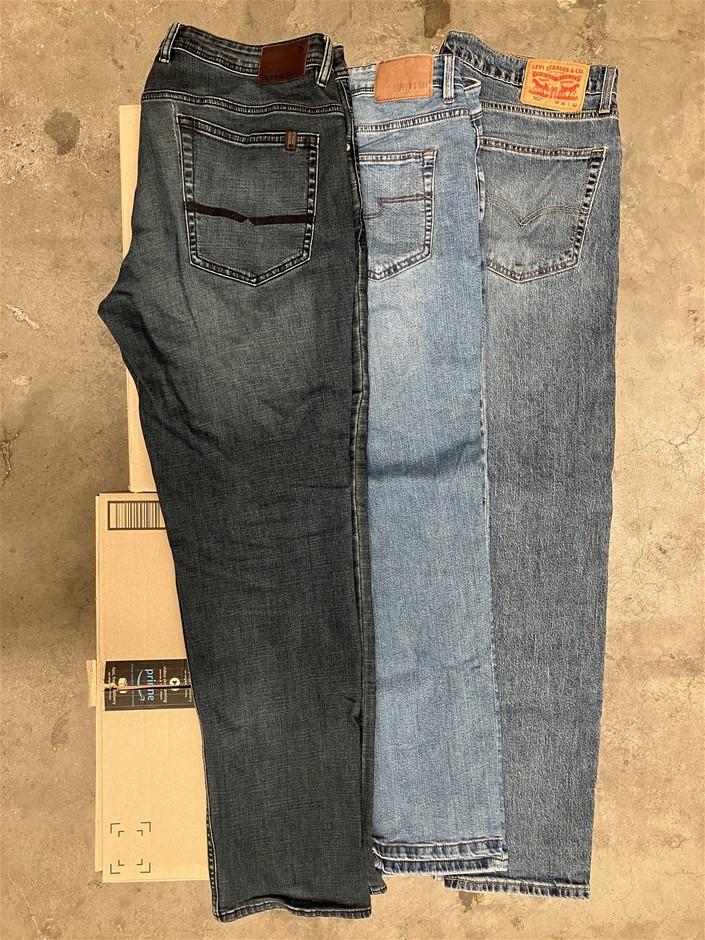 3 x Assorted Men's Jeans. Sizes 36. Incl: LEVI'S, BUFFALO & COPPER&OAK. NB: