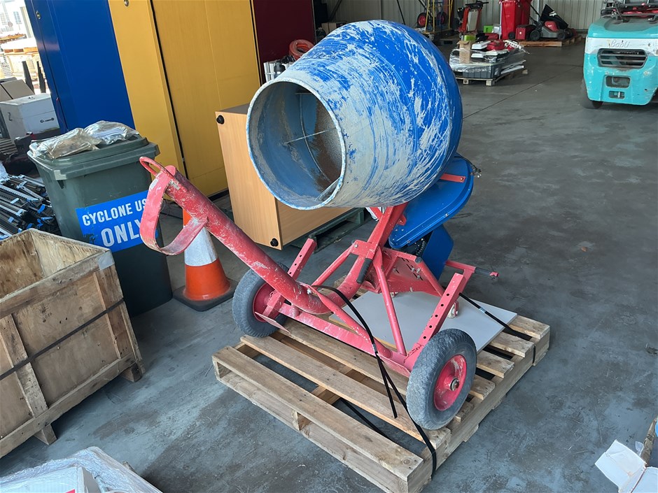 <p>Electric Concrete Mixer</p>