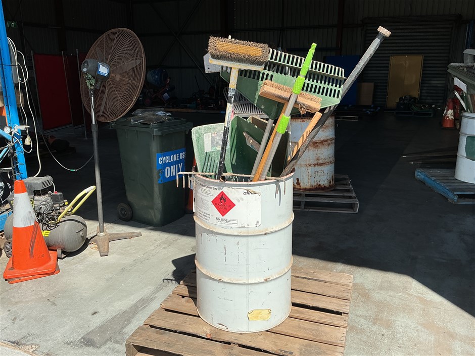 <p>Assorted Hand Tools </p>