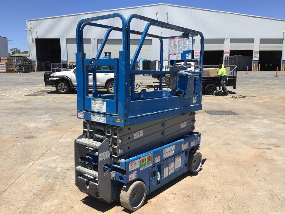 2011 Genie GS1932 Scissor Lift