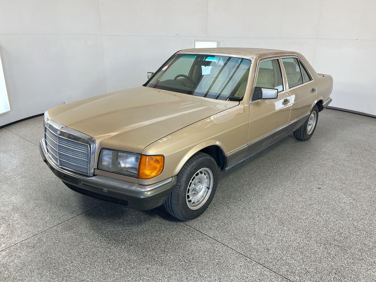 1984 Mercedes Benz 280 SE Automatic Sedan