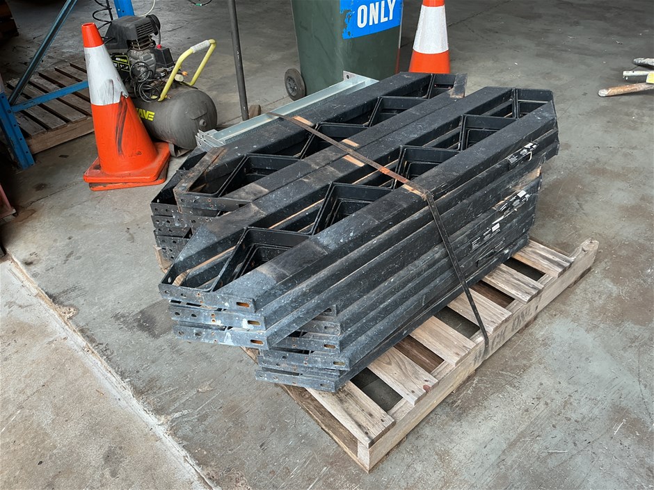 <p>Steel Stair Stringers</p>