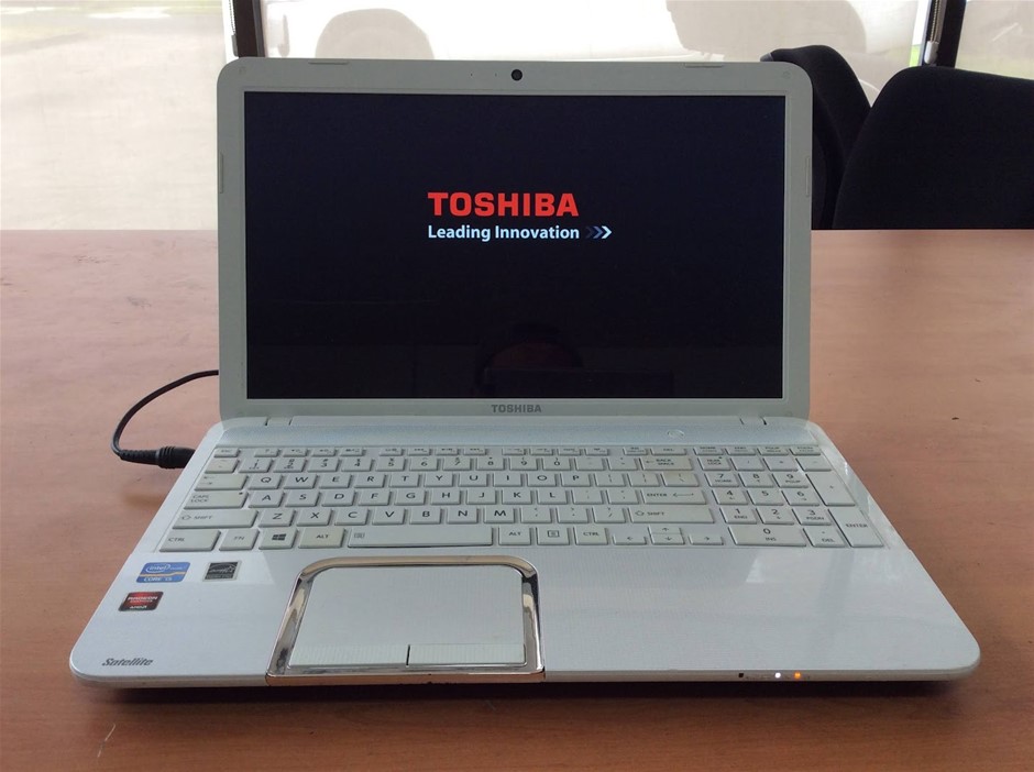 Toshiba l850 Laptop core i5-3210m 4GB Unknown HDD White