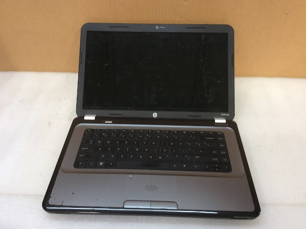 HP HSTNN-Q69C Laptop AMD A4-3300M 4GBRAM/320GB