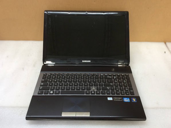 SAMSUNG RC530 Laptop i7-2630QM 2GBRAM/320GB Black