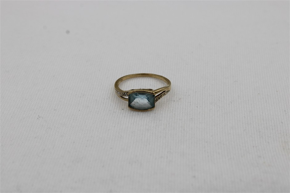 1 x Stamped 9ct Yellow Gold, Blue Stone & Diamond Ring