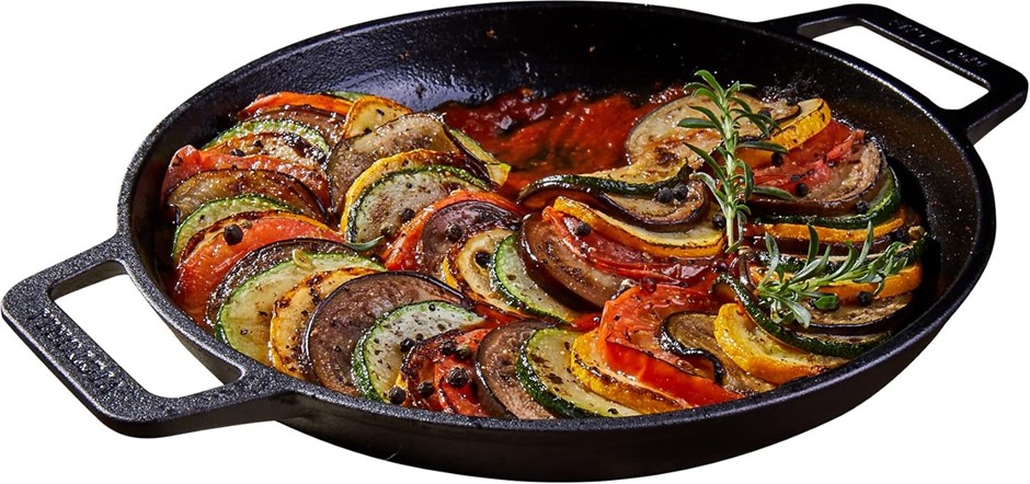 VICTORIA Cast Iron Skillets. NB: Has been used.