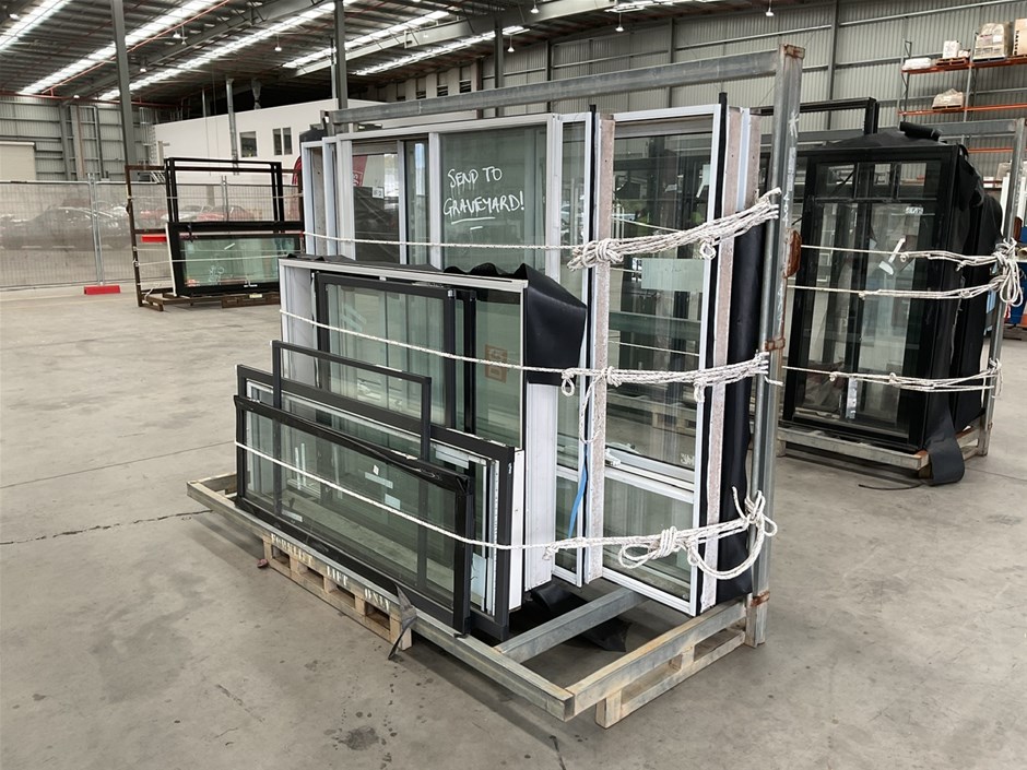 <p>Assorted Alloy Window Frames x 10</p>