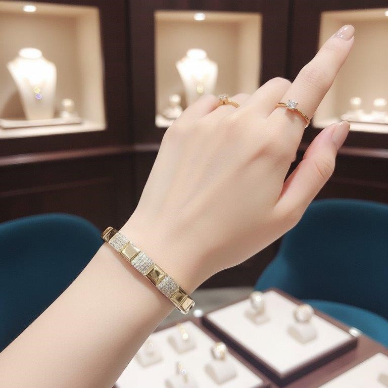 18K/ITALY Solid Gold Filled Bangle -(Stamped 18K/Italy)