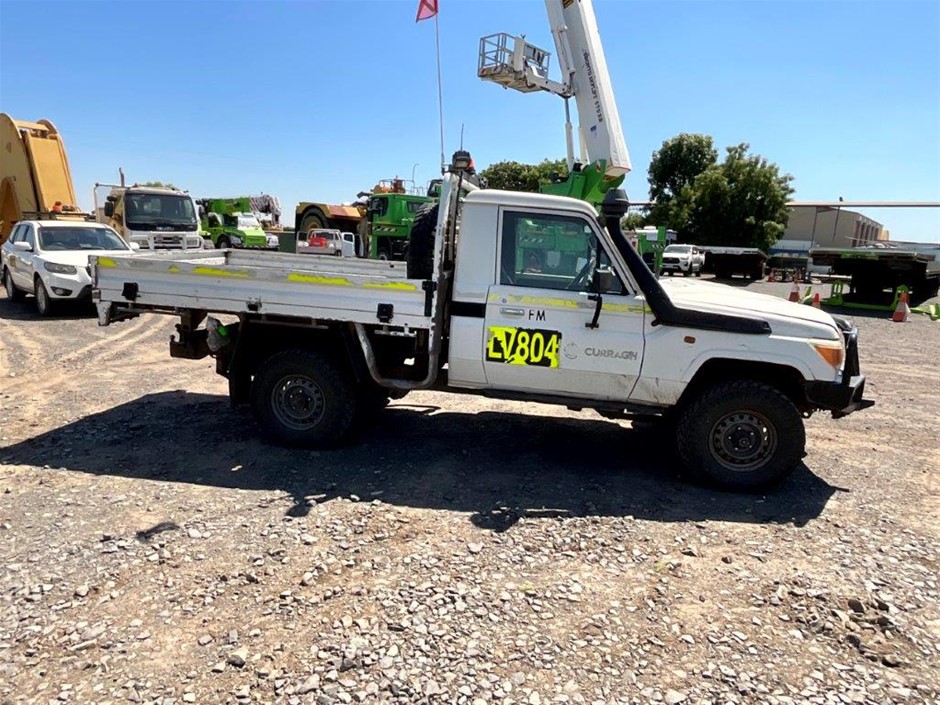 2018 Toyota Landcruiser 4 x 4 Manual V8 Turbo Diesel Ute
