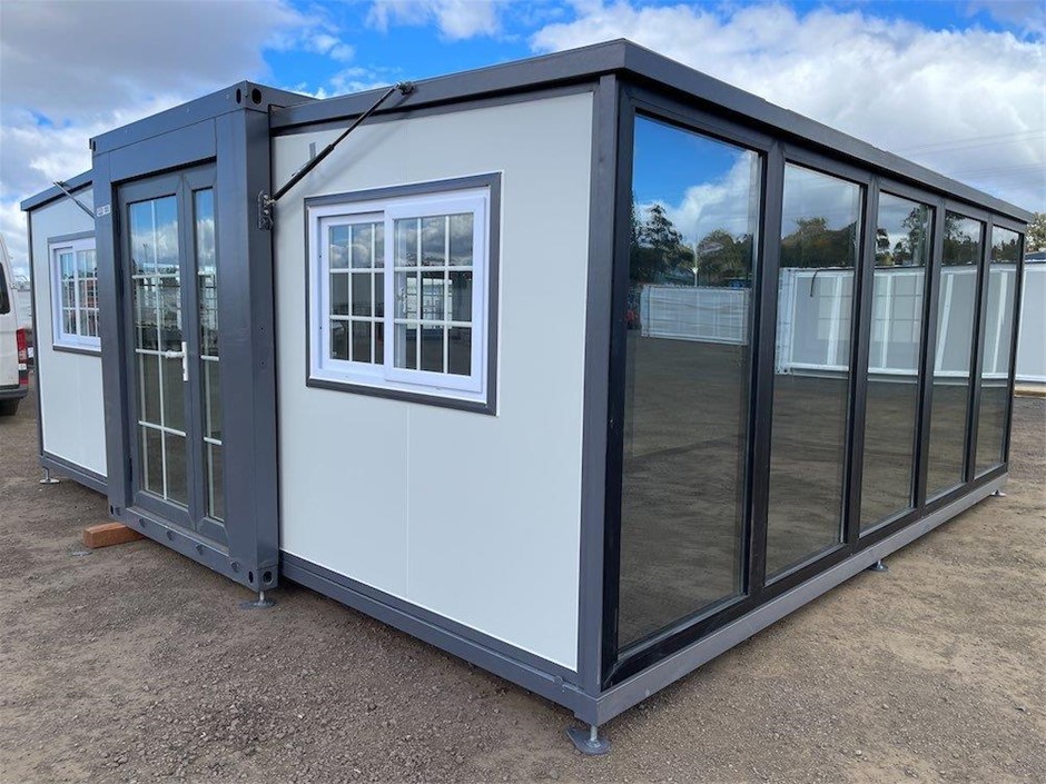 Expandable Container House with 1 Glass Wall & Ensuite (Unused)