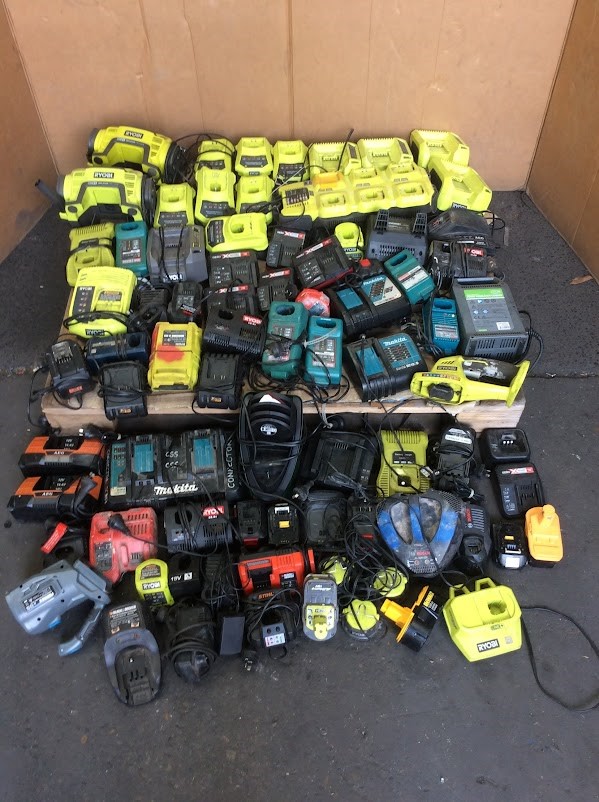 Ryobi/Makita Mixed Brand and Model Power Tool Battery Chargers