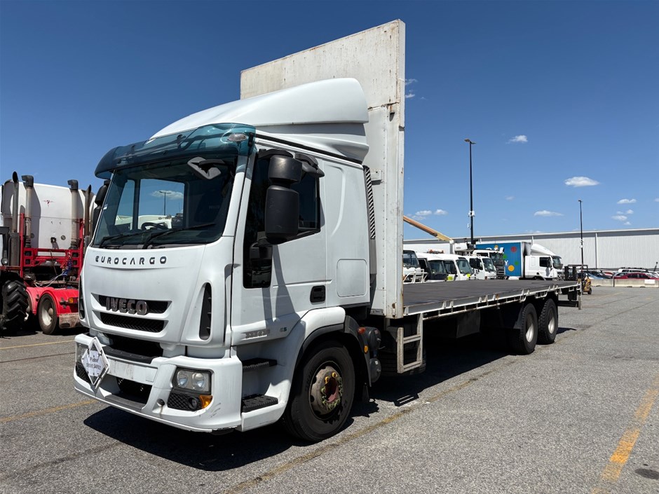 <p>2013 Iveco Eurocargo 6 x 2 Tray Body Truck</p>