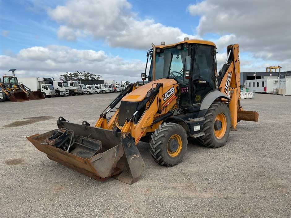 <p>2011 JCB 3CX Backhoe Loader</p>