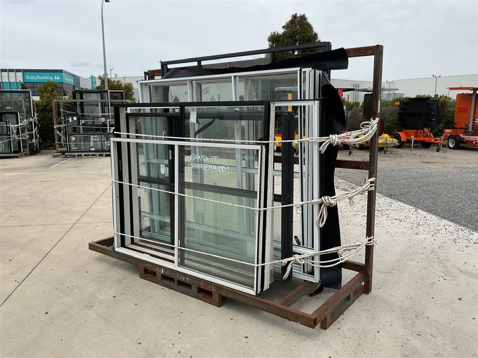 <p>Assorted Alloy Window Frames x 10</p>