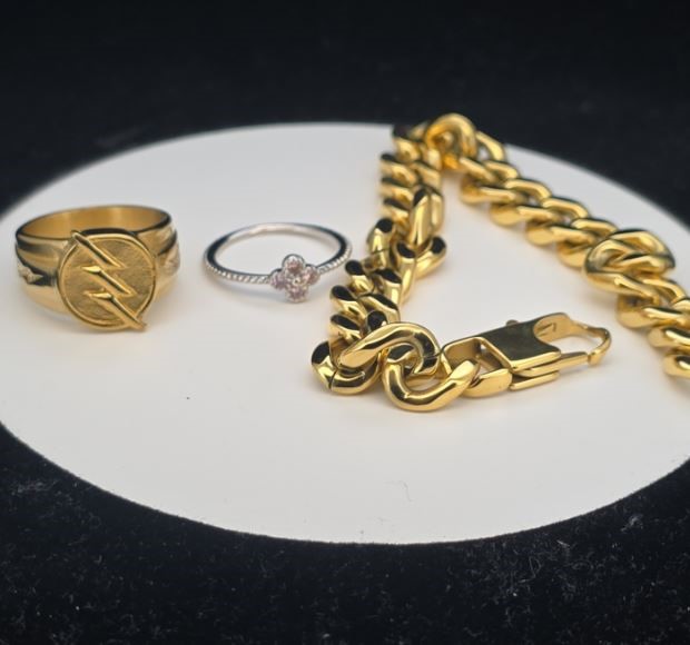 18K Gold-Plated Mixed Lot of 2 items