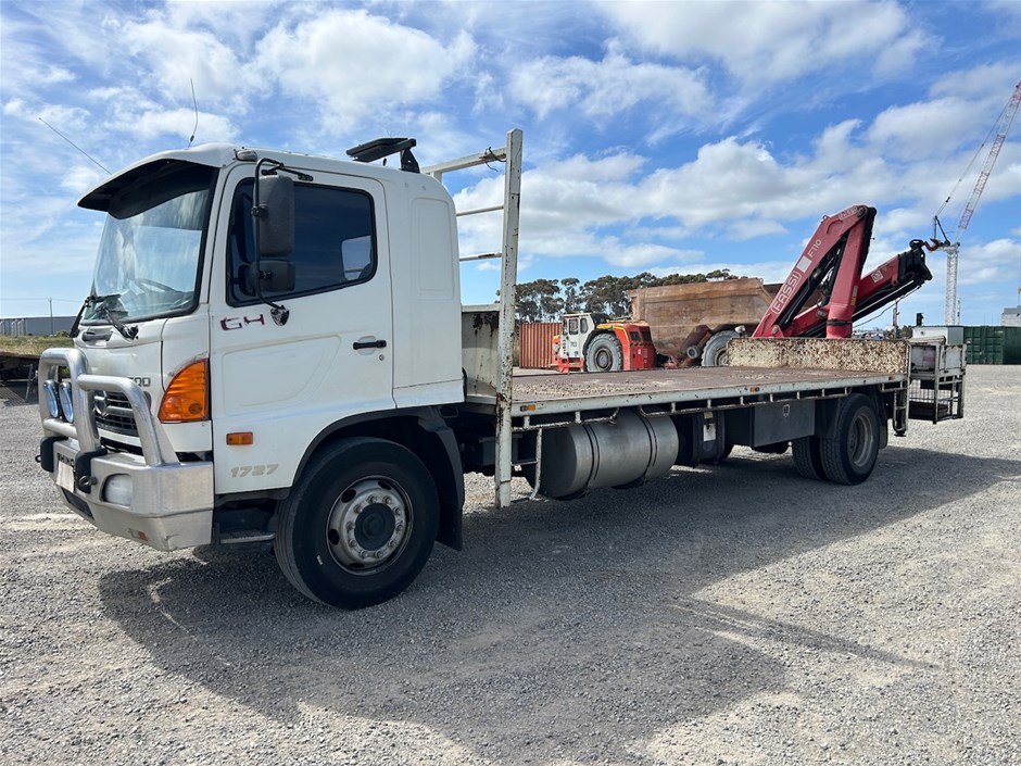 2008 Hino GH 500 4 x 2 Crane Truck
