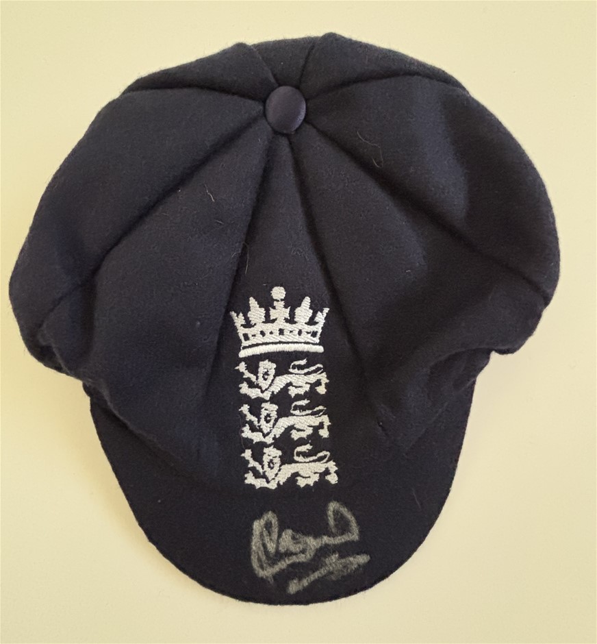 IAN BOTHAM SIGNED CRICKET TEST CAP