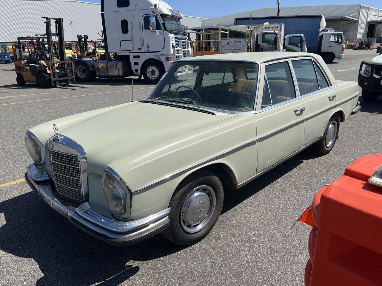 1966 Mercedes-Benz 250S W108 Manual Sedan