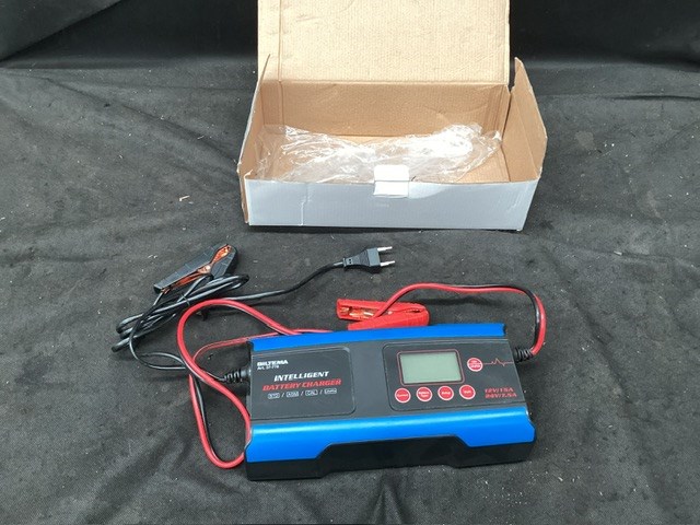 <p>Biltema Intelligent Battery Charger</p>
