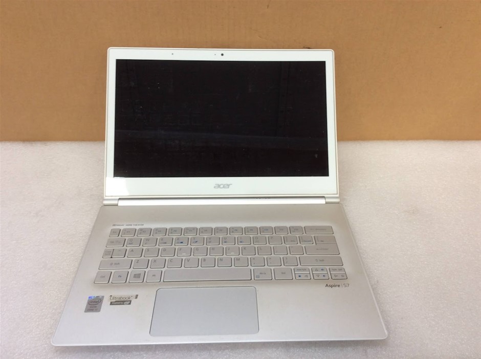 ACER ASPIRE S7-392 Laptop I7-4500U 8GBRAM 256GB White