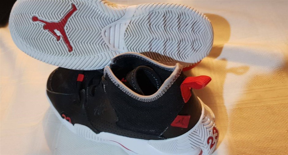 Air Jordan Size 7Y as New