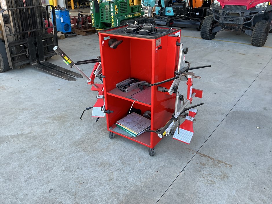 <p>Servex Equipment LX7-3000 Laser Wheel Aligner Machine</p>